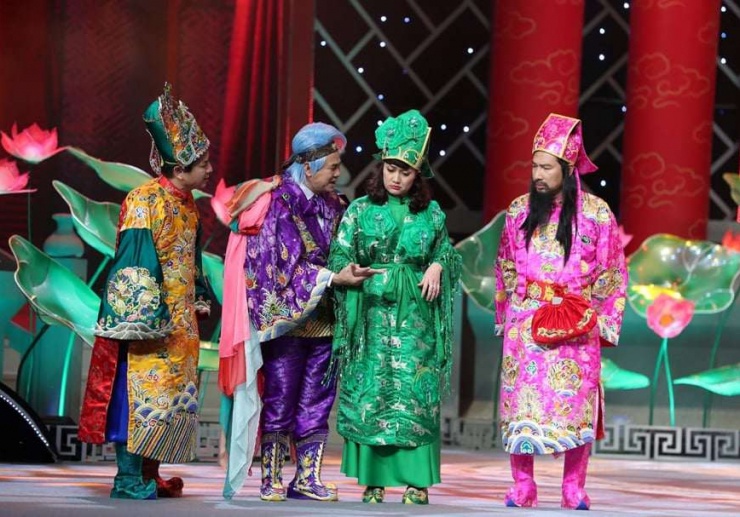 Tự Long đã gắn bó với dàn "Táo Quân – Gặp nhau cuối năm" như một gia đình. Ảnh: VTV