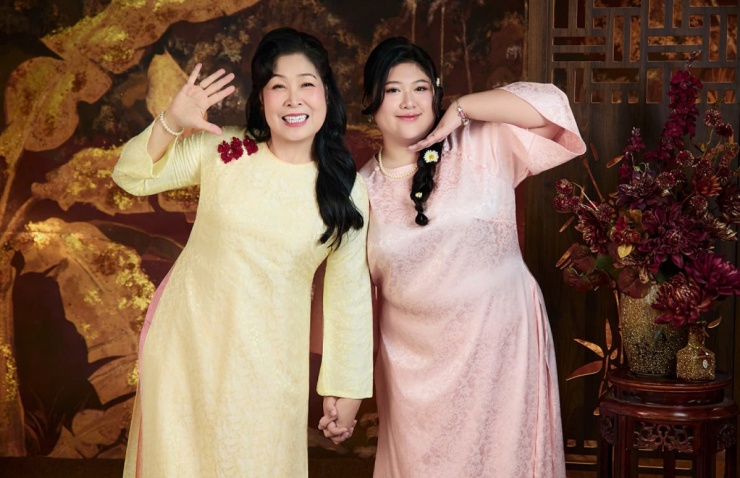 Mẹ U90 của Hồng Vân được khen trẻ đẹp - 5