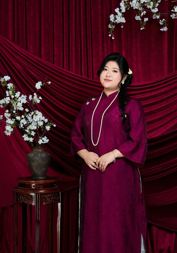 Mẹ U90 của Hồng Vân được khen trẻ đẹp - 6