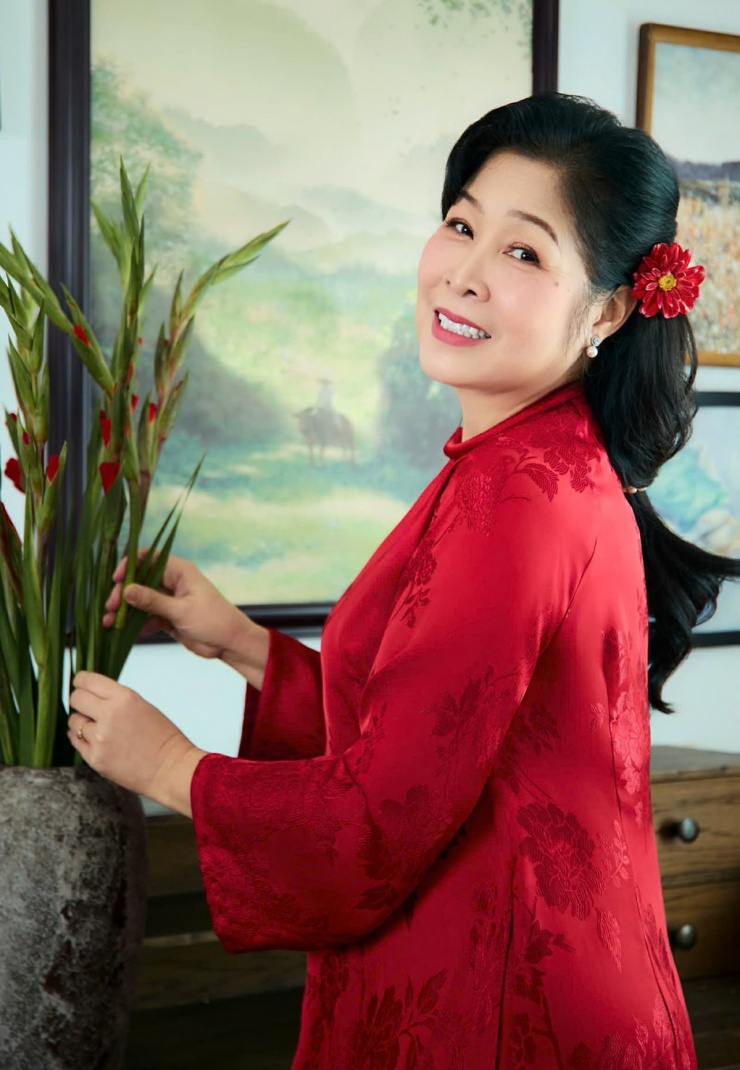 Hậu trường buổi chụp ảnh của gia đình NSND Hồng Vân