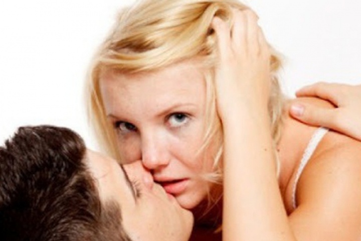 Không phải 'điểm G', phụ nữ thực sự cần điều gì khi cả hai gần gũi?