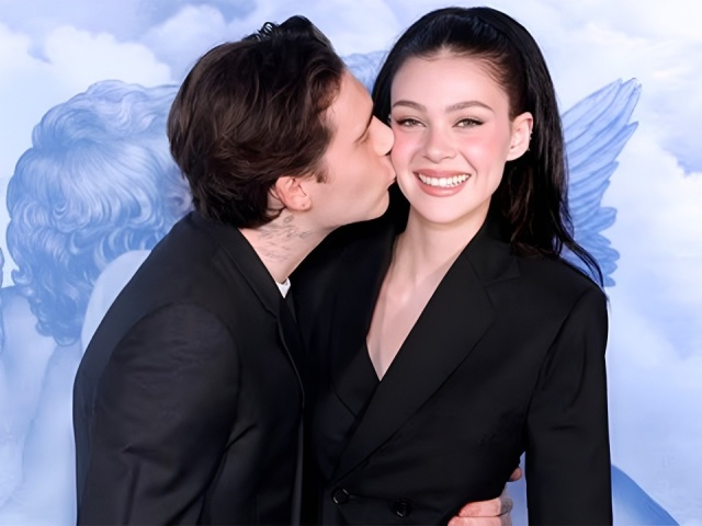 Brooklyn Beckham khẳng định hạnh phúc bên vợ giữa mâu thuẫn với bố mẹ