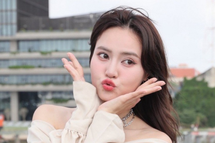 Cuộc sống của "ngọc nữ Việt" ở biệt thự 2 mặt tiền thuộc khu đắt đỏ nhất TPHCM, thu nhập 40 tỷ 1 năm