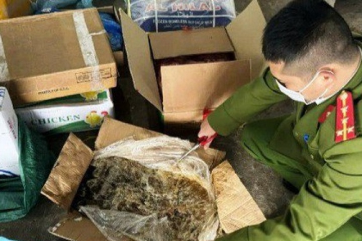 Thực phẩm bẩn liên tiếp bị phanh phui