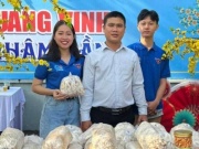 Ở TPHCM có một nông dân "trồng rau ra tai chứ không có lá", áp dụng công nghệ cao, doanh thu tiền tỷ