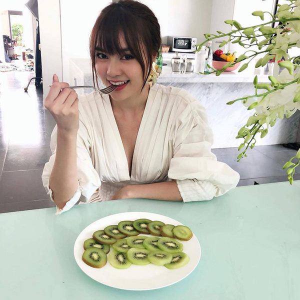 Cuộc sống của "ngọc nữ Việt" ở biệt thự 2 mặt tiền thuộc khu đắt đỏ nhất TPHCM, thu nhập 40 tỷ 1 năm - 13