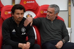 Tin mới nhất bóng đá chiều 10/1: Trợ lí cũ Mourinho "đá xoáy" MU