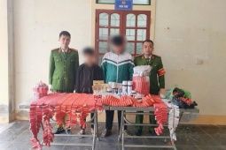 Bí mật phi pháp giấu kín trong phòng ngủ nam sinh 14 tuổi