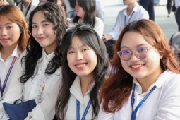 Đại học Luật TP HCM cho sinh viên ở nhà đón Tết gần 2 tháng