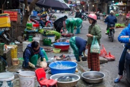 Chợ tạm, chợ cóc nhếch nhác ở Thủ đô trước thời điểm bị dẹp bỏ