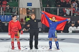 “Cô giáo” Lò Thị Phung siết đối thủ bất tỉnh, vào chung kết MMA châu Á