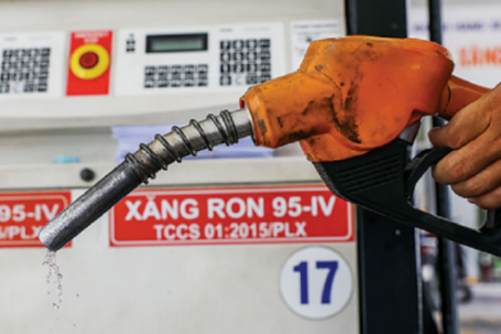 Giá xăng dầu hôm nay 10/1: Bật tăng mạnh