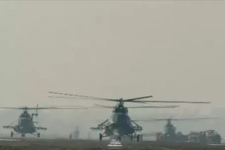 Dàn trực thăng hùng hậu xuất kích, bảo đảm an ninh cho Đại hội Đảng toàn quốc