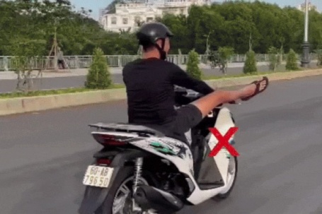 Cái kết cho nam thanh niên dùng chân điều khiển xe SH