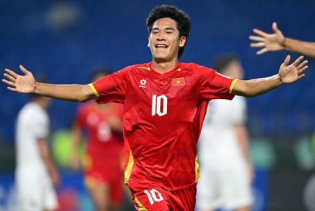 FIFA ví Văn Thuận với Bellingham, Việt Nam xứng danh "anh cả" Đông Nam Á