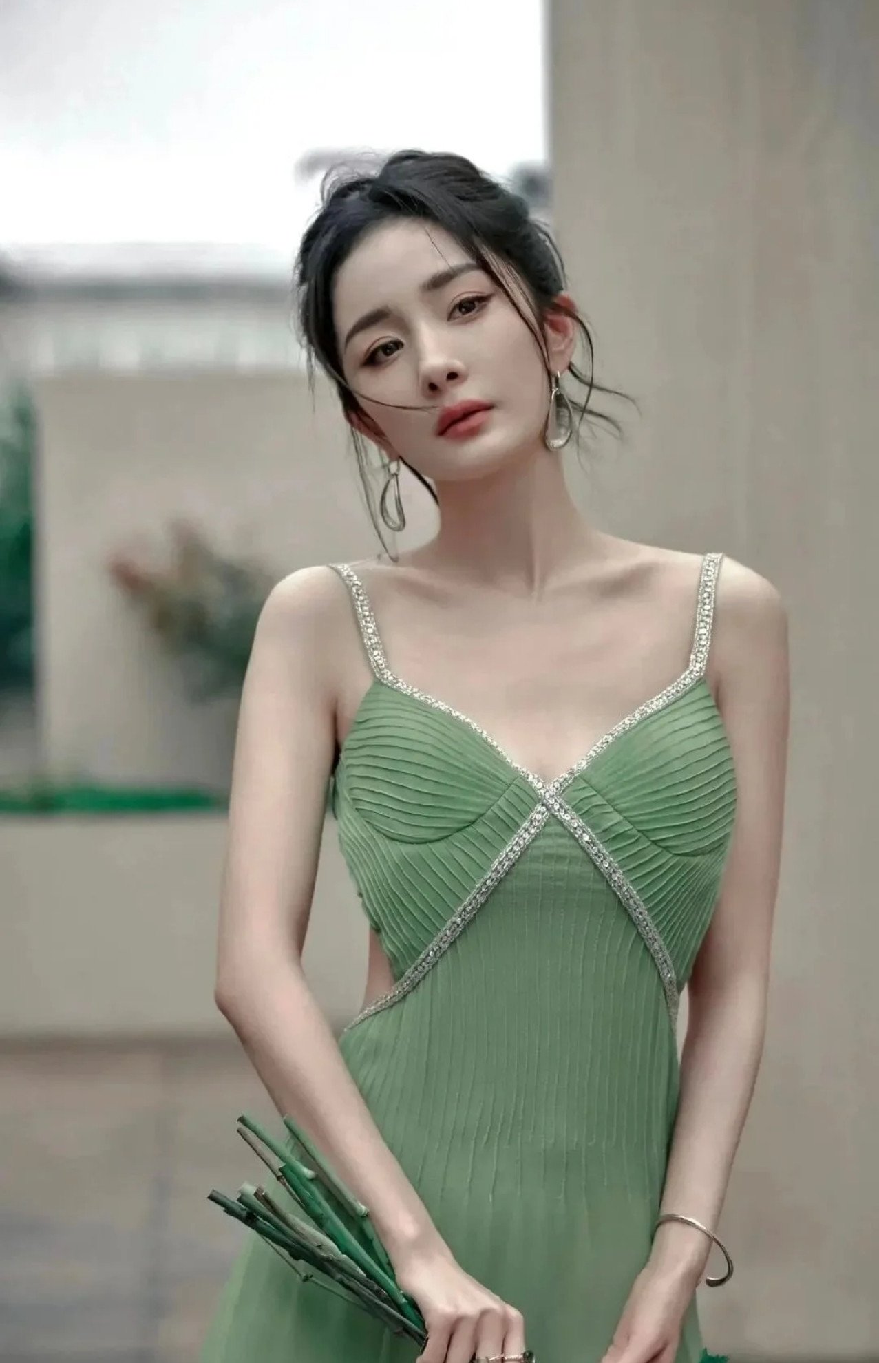 Diễn viên Dương Mịch tuổi 40 lộ gương mặt sưng phù khác lạ - 5