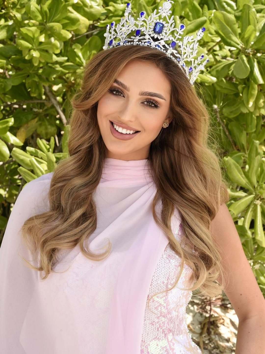 Đại diện Cộng hòa Czech - Linda Górecká là ứng viên nổi bật ở châu Âu. Cô từng giành chiến thắng cuộc thi Miss Czech Republic 2025. Người đẹp có nhan sắc trong trẻo, ngọt ngào, được nhận xét phù hợp tiêu chí Hoa hậu Thế giới.