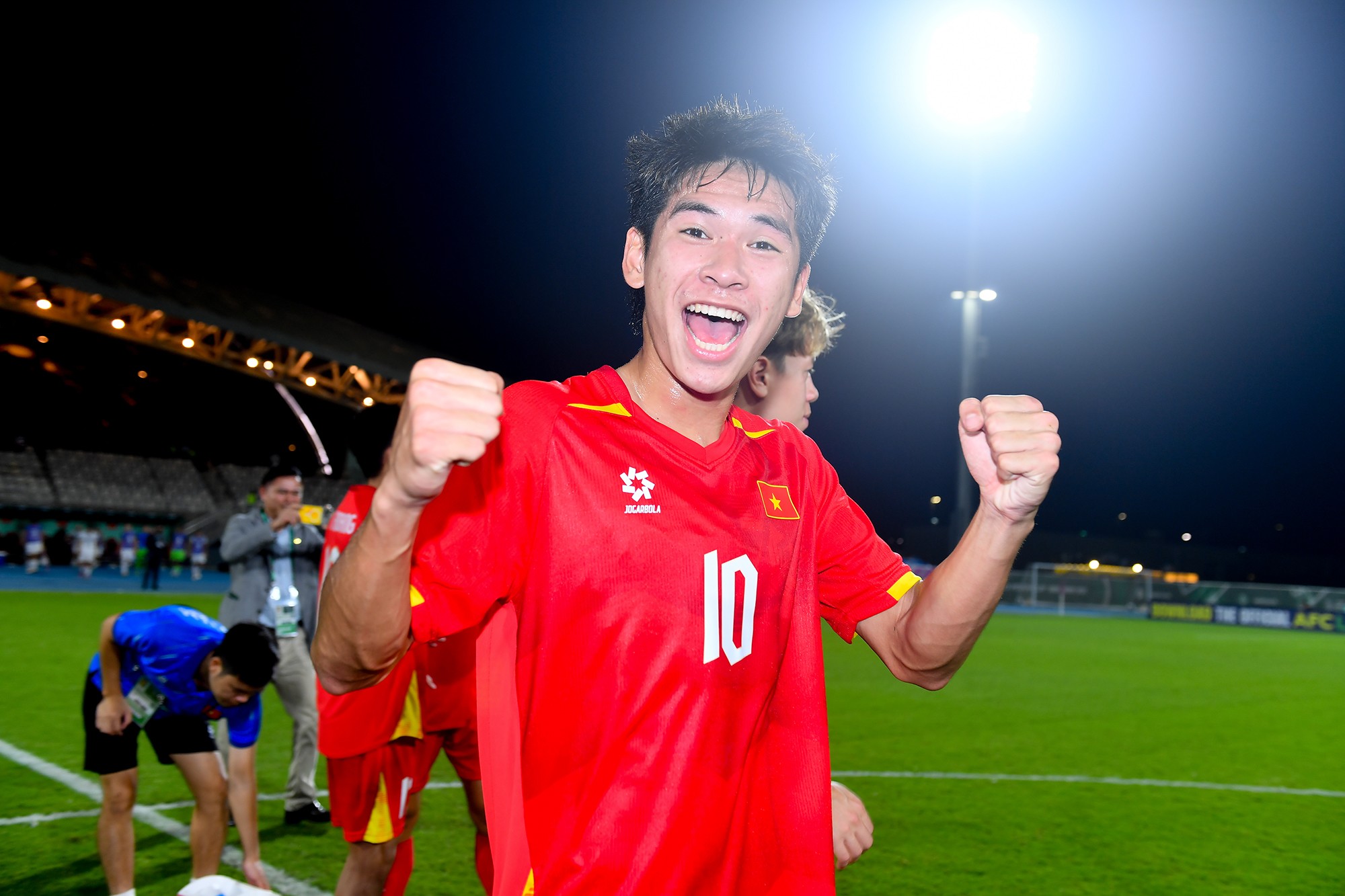 Cảm xúc của Văn Thuận khi sắm vai người hùng của U23 Việt Nam, góp công lớn vào bàn thắng thứ hai của "Những chiến binh sao vàng".