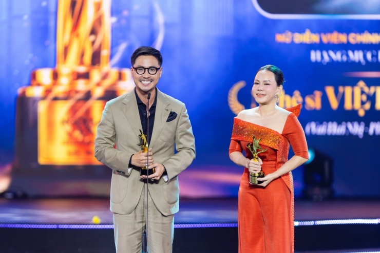 Hạng mục "Nam/Nữ diễn viên chính xuất sắc nhất" do hội đồng nghệ thuật bình chọn đã được trao cho Thanh Sơn ("Tử chiến trên không") và Việt Hương ("Chị dâu"). Hai diễn viên gửi lời cảm ơn tới những người yêu thương mình và hứa sẽ không ngừng nỗ lực, cống hiến cho các dự án ở tương lai.