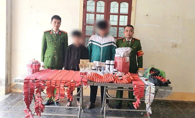 Số pháo nổ bị thu giữ tại cơ quan Công an. (Ảnh: Công an Nghệ An).