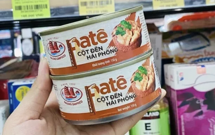 Công ty Cổ phần Đồ hộp Hạ Long bị điều tra về hành vi sản xuất pate Cột Đèn từ nguồn thịt lợn nhiễm dịch tả lợn châu Phi và khuẩn Salmonella.