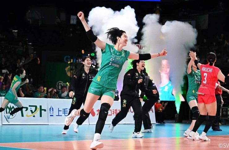 Gunma Green Wings lội ngược dòng ngoạn mục.