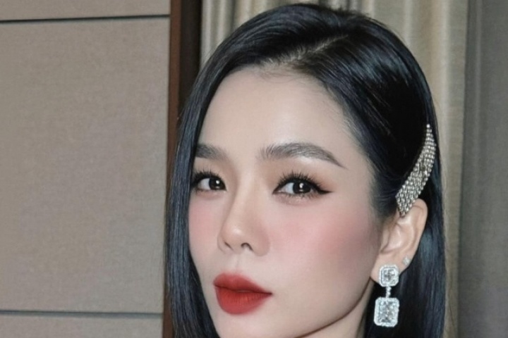 Mắng anti-fan bất chấp và văng tục trên mạng, Lệ Quyên có còn xứng là ca sĩ?