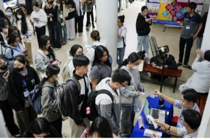 Nở rộ việc làm thời vụ giáp Tết: Cơ hội tăng thu nhập và những rủi ro cần tránh