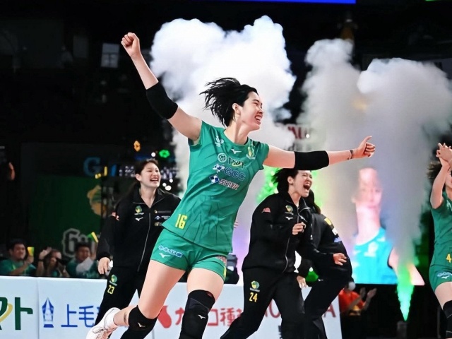 Thanh Thúy phòng thủ cực đỉnh, Gunma lội ngược dòng khó tin