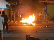 Xe máy bốc cháy sau va chạm ở TPHCM, một người tử vong