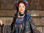 Jennifer Phạm hóa 'cô gái bản' chấm thi hoa hậu giữa trời 5 độ C