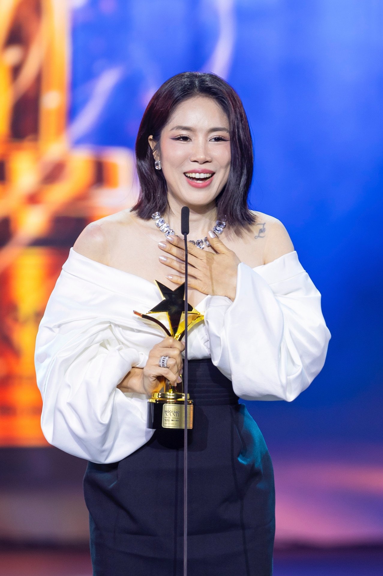 Diễn viên Lê Phương - Lê Quốc Nam là "Nam/Nữ diễn viên xuất sắc nhất" của hạng mục "Phim chiếu mạng".&nbsp;