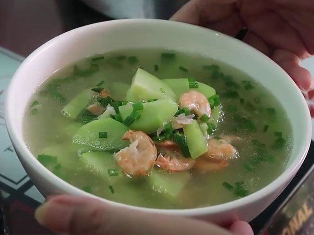 Su su và tôm khô đều là những nguyên liệu dùng để chế biến món canh khá ngon.