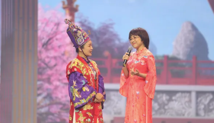 Nghệ sỹ Tú Oanh trong chương trình Táo quân 2024.