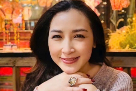 Nhan sắc bất biến của 'hoa hậu màn ảnh Việt' Khánh Huyền ở tuổi 55