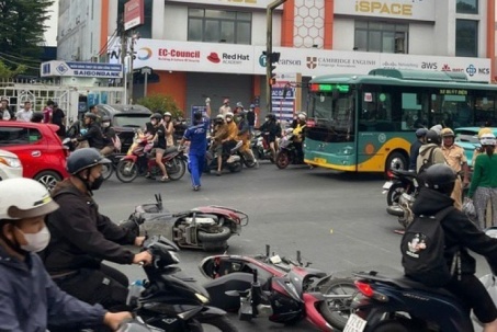 Nguyên nhân tài xế tông một loạt xe máy ở giao lộ tại TPHCM