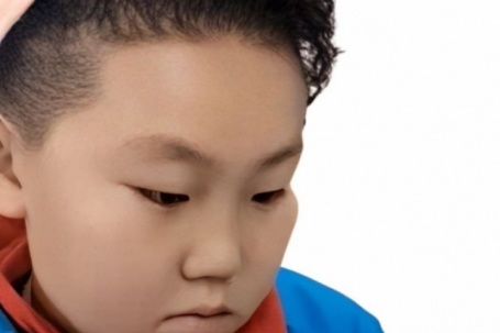 Cậu bé tiểu học 'lớn lên muốn làm bảo vệ' gây bão mạng xã hội