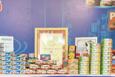 Đề nghị tiêu hủy hàng chục nghìn hộp pate Cột Đèn chế biến từ lợn bệnh, Đồ hộp Hạ Long vẫn khẳng định 'chưa đưa vào sản xuất'