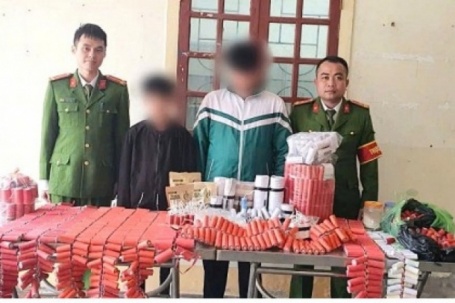 Nam sinh tự chế 3.000 quả pháo nổ bán cho bạn học