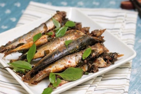 'Vua các loại rau thơm' bán rẻ như cho ở chợ Việt, hỗ trợ tiêu hóa và giải độc gan, chế biến thành nhiều món ngon