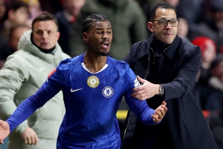 Tin mới nhất bóng đá tối 11/1: Sao Chelsea khen triết lí của HLV mới Rosenior