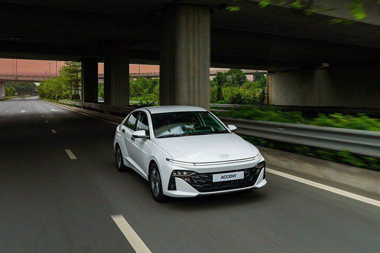 Hyundai Accent được bác tài kinh doanh dịch vụ nhận định ra sao? - 7