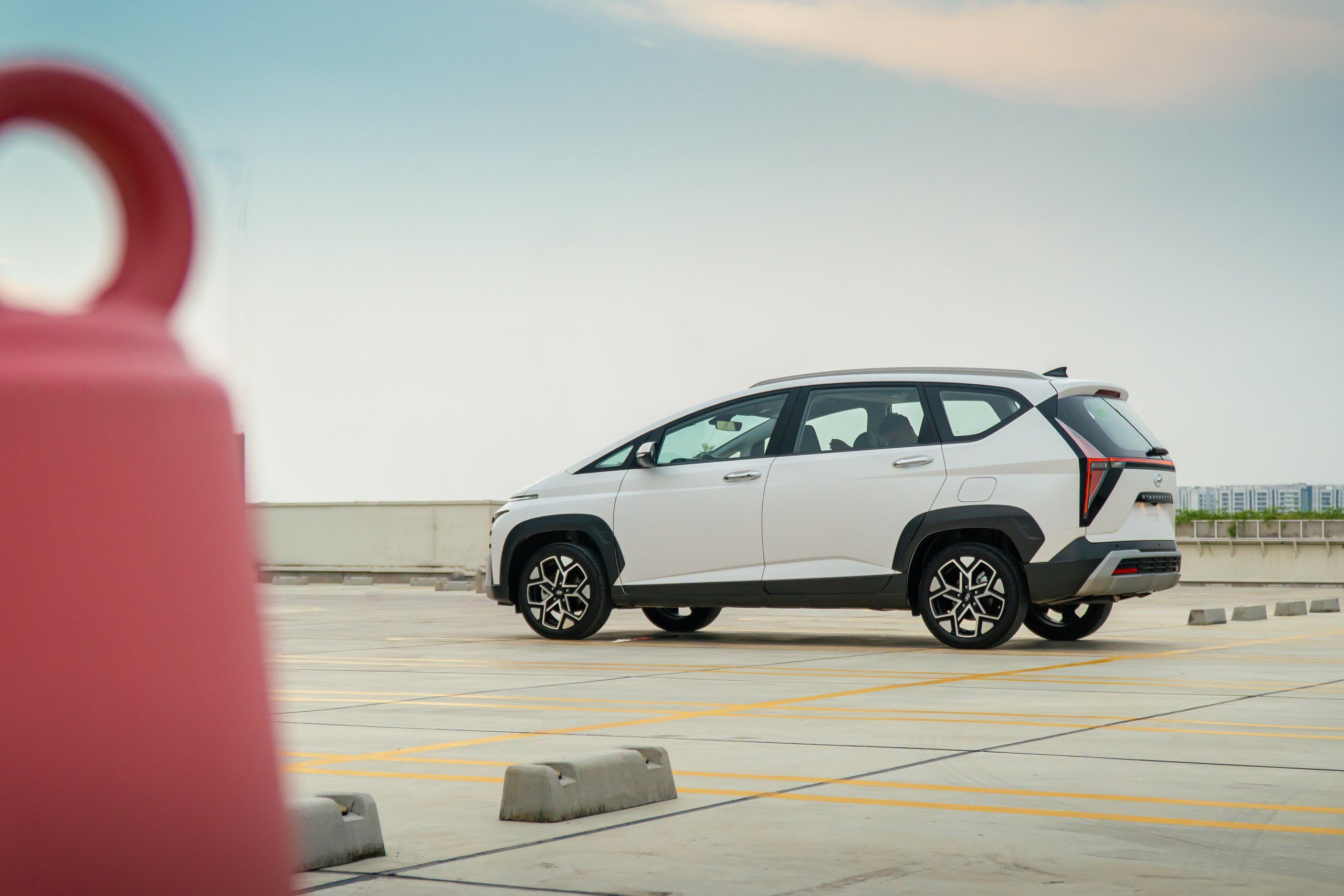 Hyundai Stargazer được nhập khẩu nguyên chiếc từ Indonesia, phân phối tại Việt Nam với 4 phiên bản.