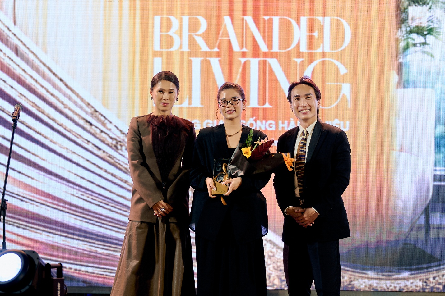 Thương hiệu cũng được trao giải “Best Property Campaign of The Year” cho chiến dịch Branded Living by Masterise Homes, ghi nhận nỗ lực trong việc định hình và lan tỏa giá trị không gian sống hàng hiệu tại Việt Nam.