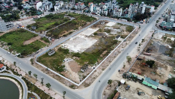 UBND TP Hà Nội cũng vừa công bố danh sách 39 dự án nhà ở xã hội (đợt 1) được xác định đầu tư từ nay đến 2030. Việc này nhằm đáp ứng mục tiêu hoàn thành 120.000 căn nhà xã hội mà Chính phủ giao thành phố.