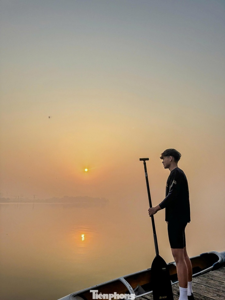 Sương tan, nắng lên nhưng ô nhiễm không khí Hà Nội chưa hạ nhiệt - 12