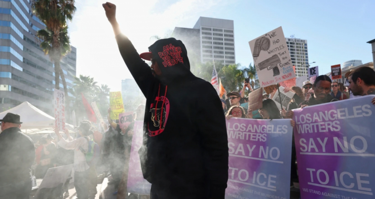 Các cuộc tuần hành, biểu tình phản đối Cơ quan Thực thi Di trú và Hải quan Mỹ (ICE) bùng phát trên khắp nước Mỹ cuối tuần qua, sau vụ nhân viên ICE Jonathan Ross bắn chết nữ tài xế Renee Good ở thành phố Minneapolis, bang Minnesota hôm 7/1.