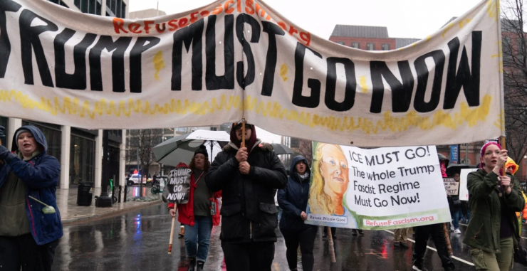 Người biểu tình tập trung bên ngoài Nhà Trắng ở Washington ngày 10/1 để phản đối nhân viên ICE.