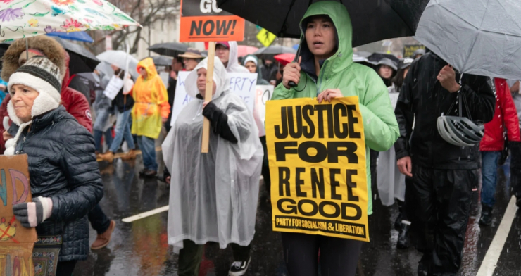 Chính quyền bảo vệ hành động của đặc vụ, trong khi giới chức địa phương yêu cầu làm rõ tính pháp lý của vụ nổ súng.