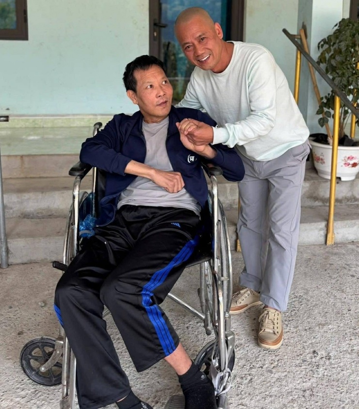 Sức khỏe diễn viên Thái Hòa có nhiều chuyển biến tích cực.